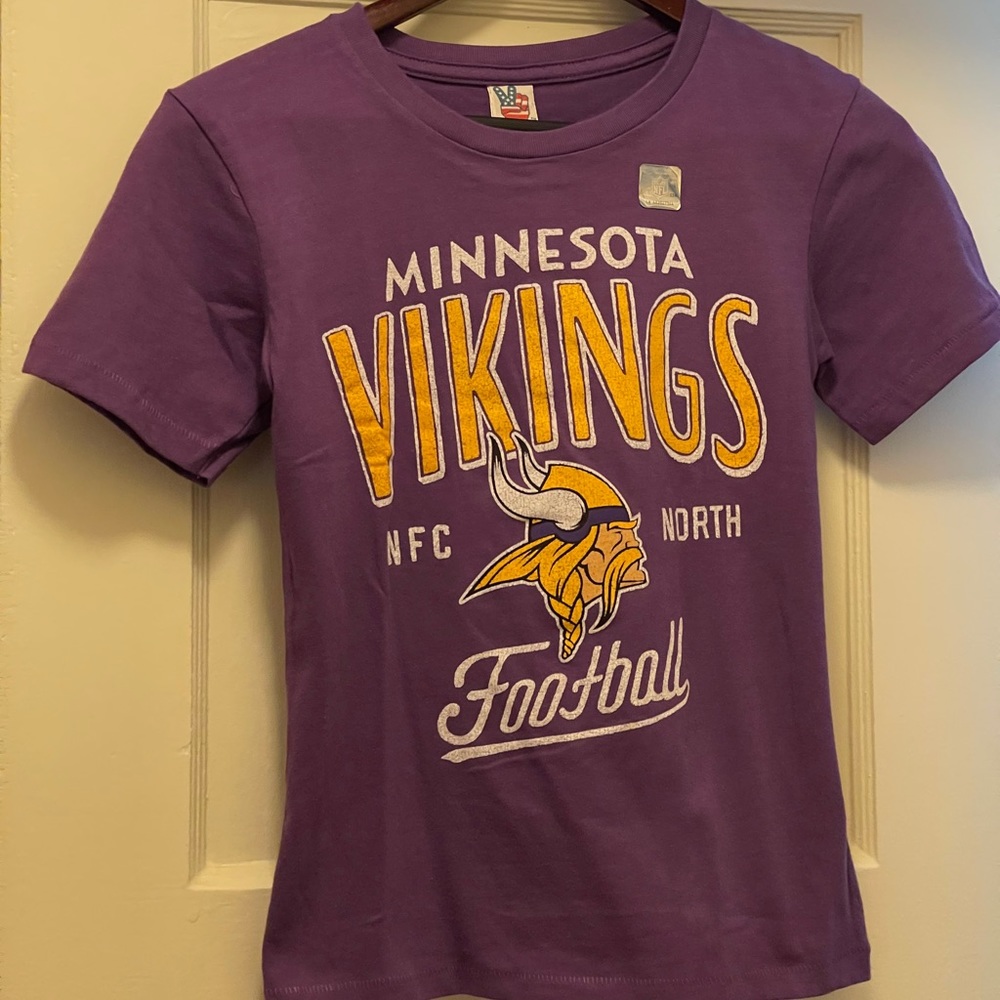 MINNESOTA VIKINGS TEE IN PURPLE